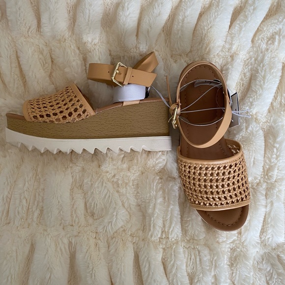 Women's Alba Platform Heels - Picture 2 of 6